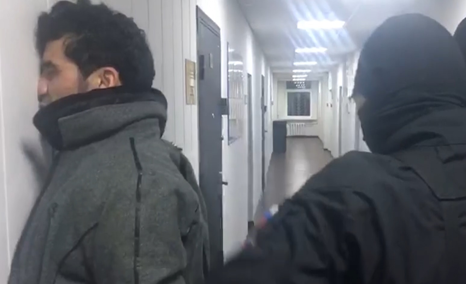 На московской АЗС у водителя отобрали 4,5 миллиона рублей