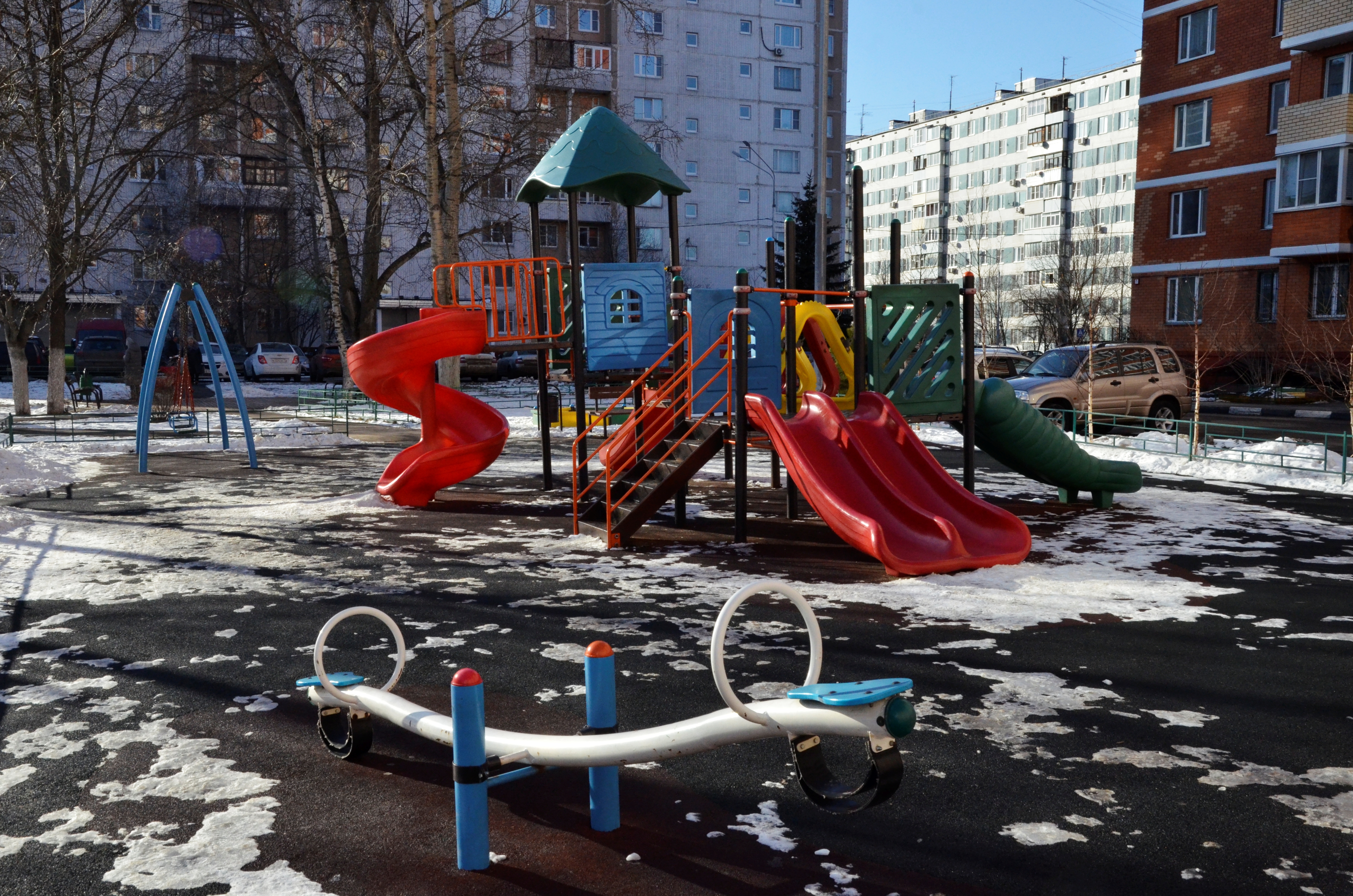 Несколько сотен объектов благоустроят до конца года в Западном округе столицы