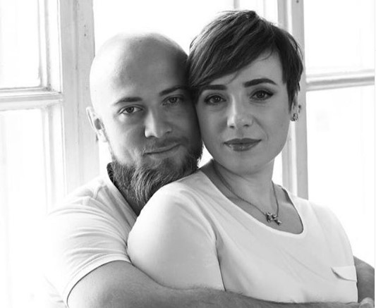 Тутту Ларсен раскритиковали за намерение целовать мужу руки в знак смирения