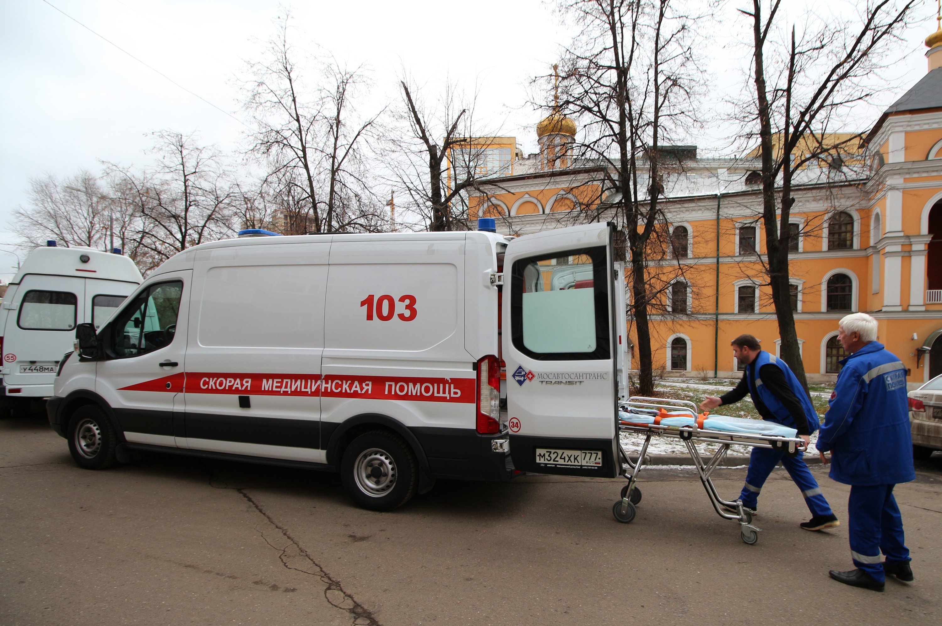 Три человека госпитализированы после обрушения в строящемся здании в Кемерове
