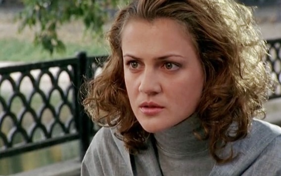 Актриса из сериала «Каменская» заявила в полицию о краже зеркал с ее «Порше»