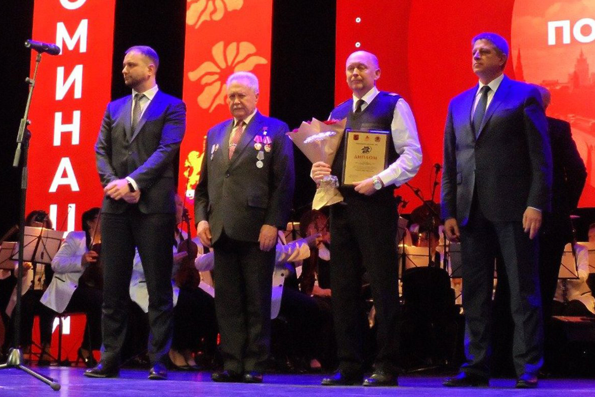 Командир воздушного судна Денис Панферов был отмечен за участие в тушении пожара 3 августа 2019 года