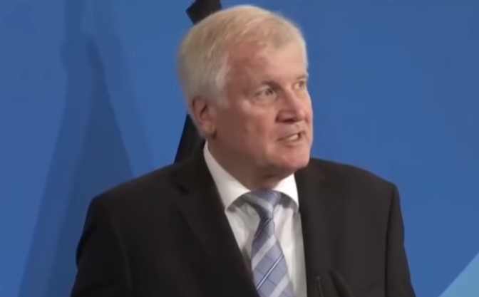 По словам Хорста Зеехофера, немецкая полиция усилит меры безопасности