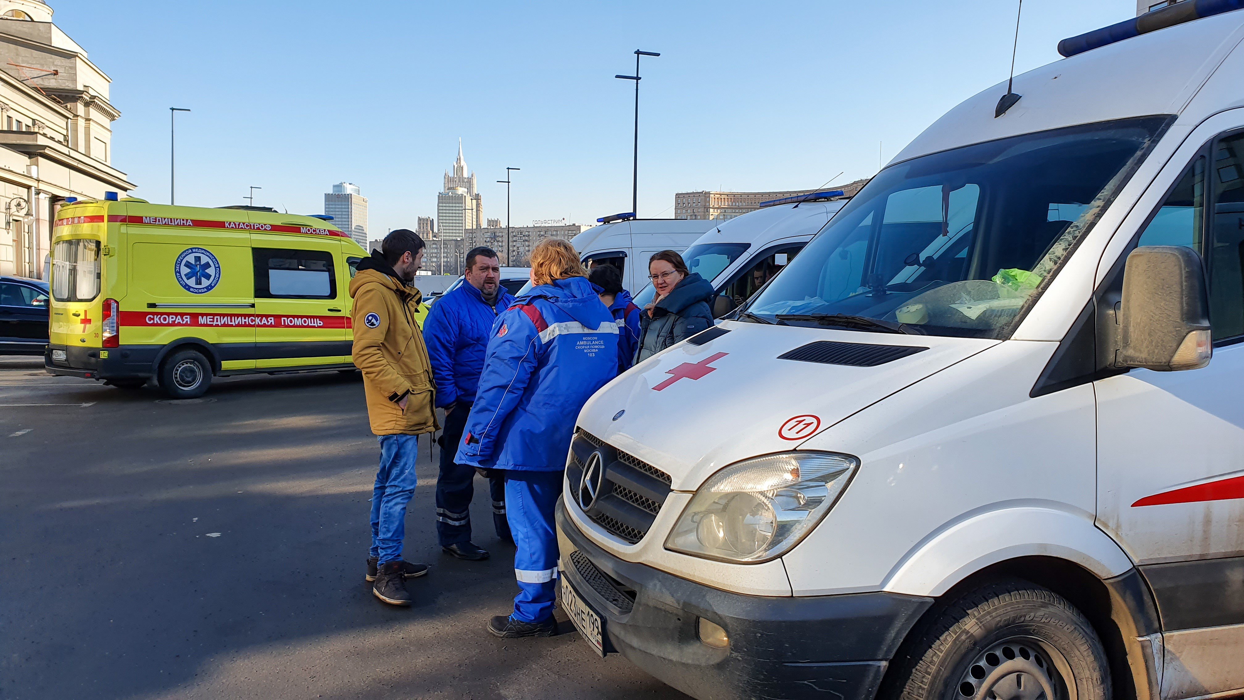 Плату за парковку для медработников в Москве отменят с понедельника