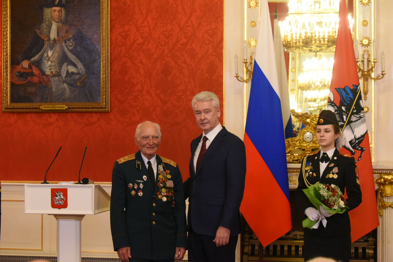 Мэр Москвы Сергей Собянин вручил ветеранам юбилейные медали к 75-летию Победы в Великой Отечественной войне