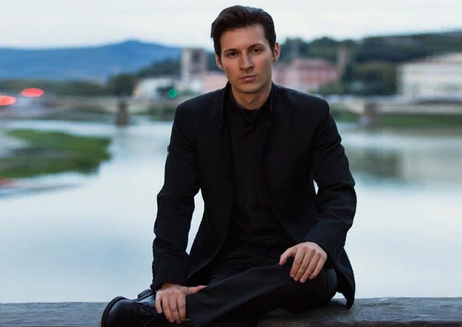 Директором обеих организаций являлся сам Дуров