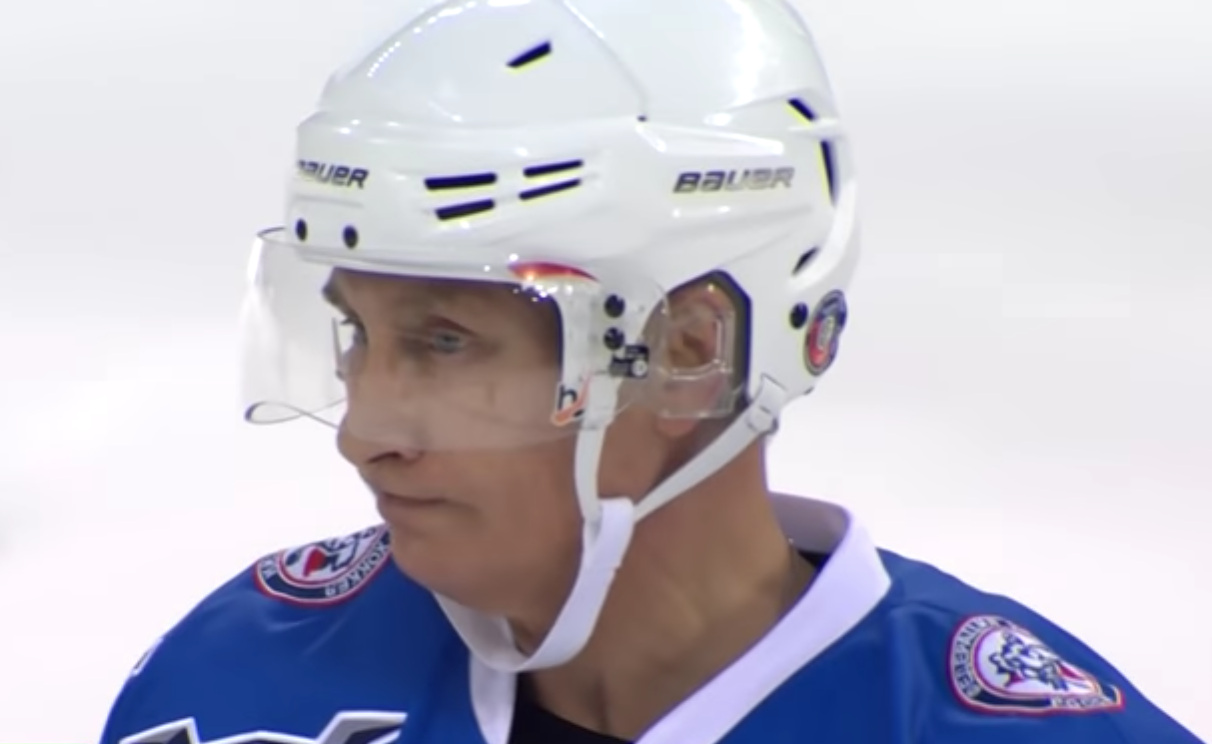 Песков рассказал, как Путин поддерживает физическую форму