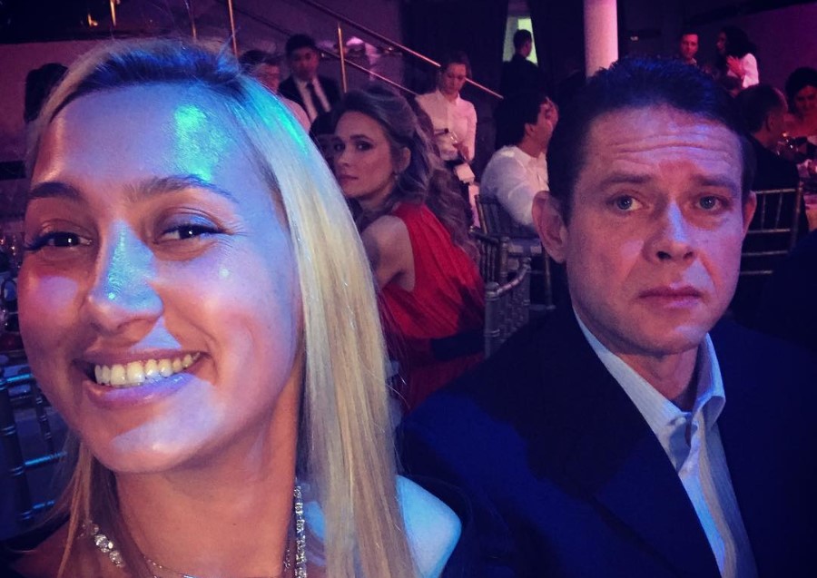 Поведение домработницы взбесило жену спортсмена Алину (на фото слева)