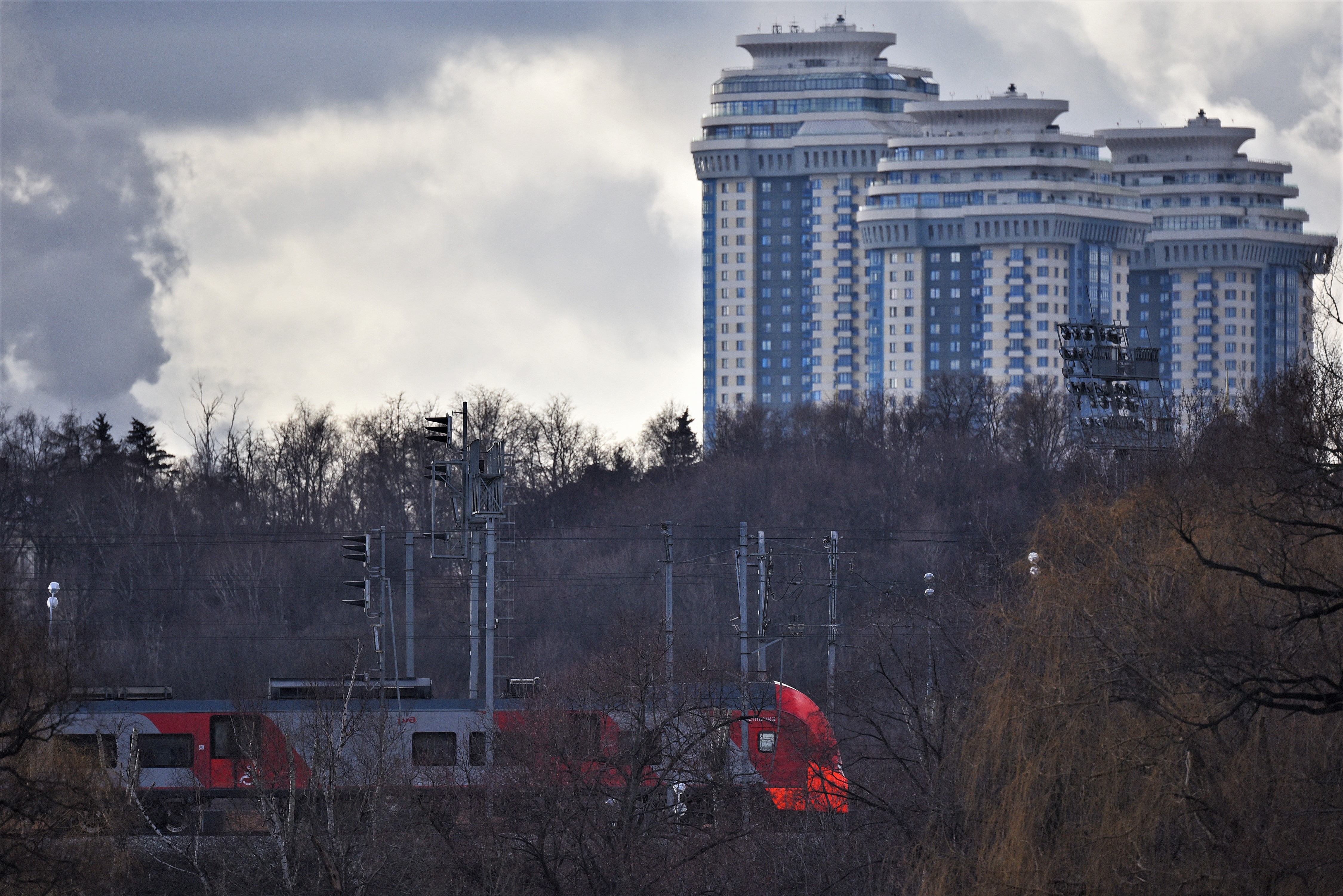 Шестнадцать земельных участков в Москве предоставили в аренду РЖД
