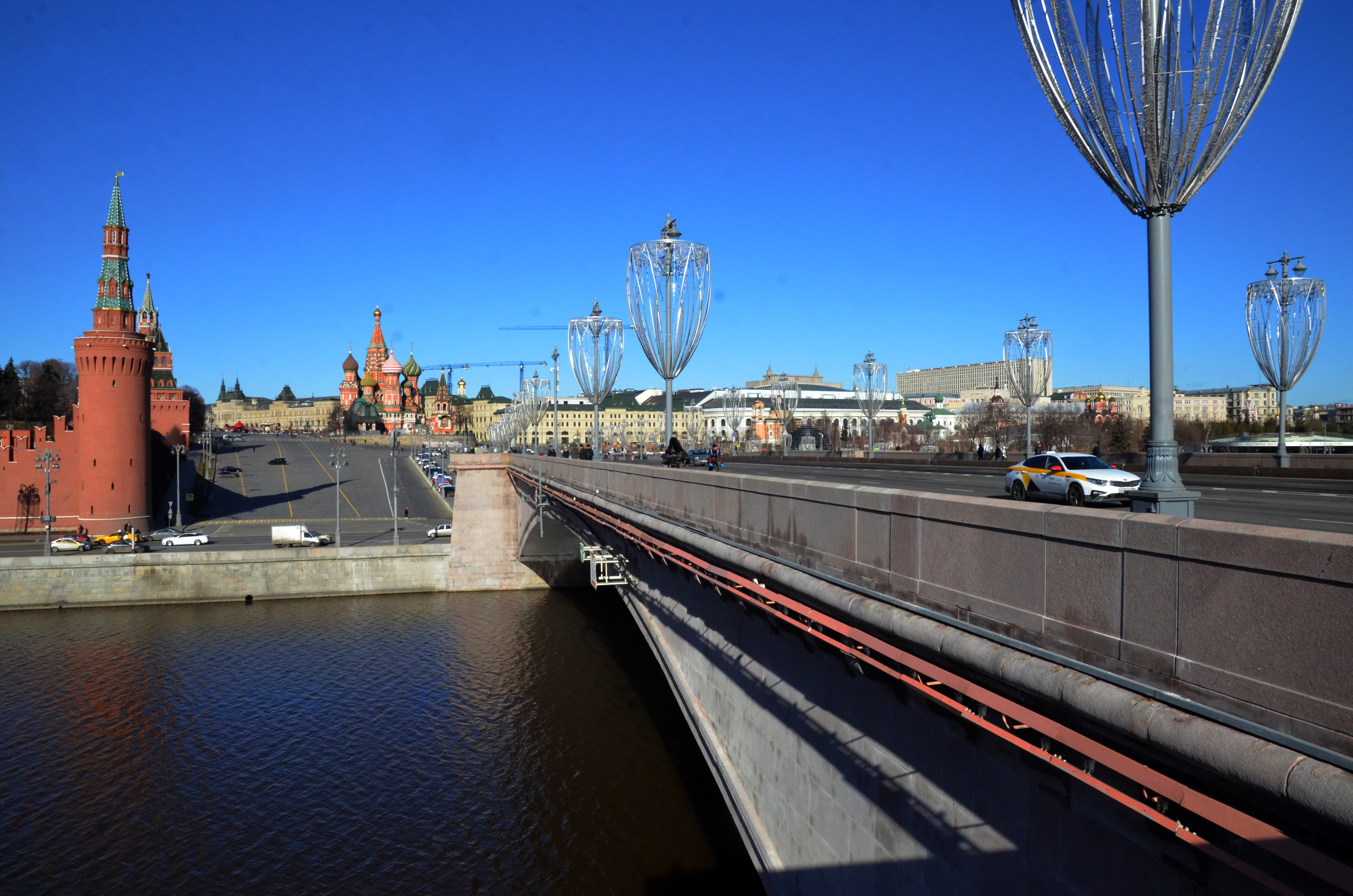 На новом ЦКАД-4 завершили надвижку пролетов моста