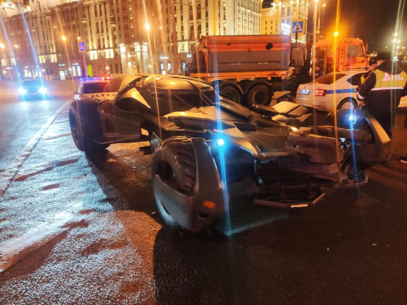 Полицейские изъяли самодельный «бэтмобиль» и выписали владельцу штраф
