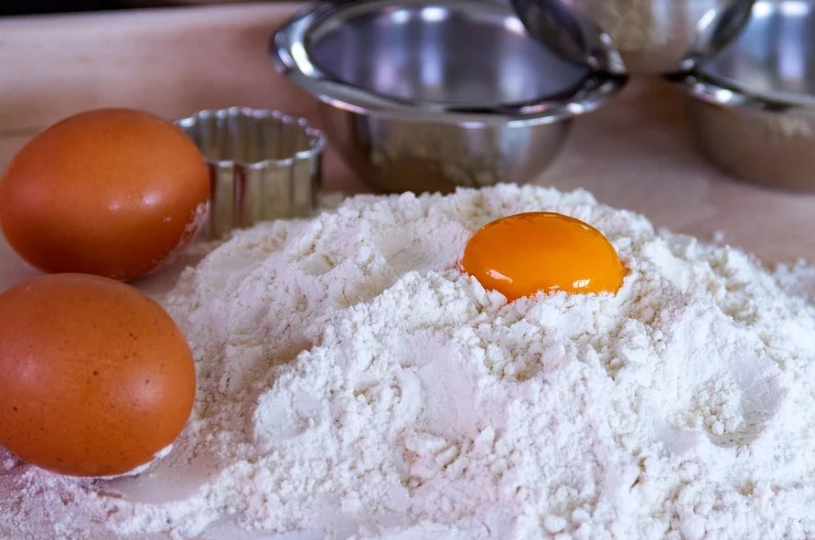 Роскачество нашло пестициды в муке нескольких брендов