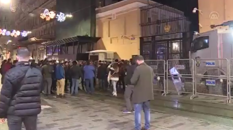 Жители Турции принялись обвинять Сирию и Россию в связи с обострением ситуации в Идлибе