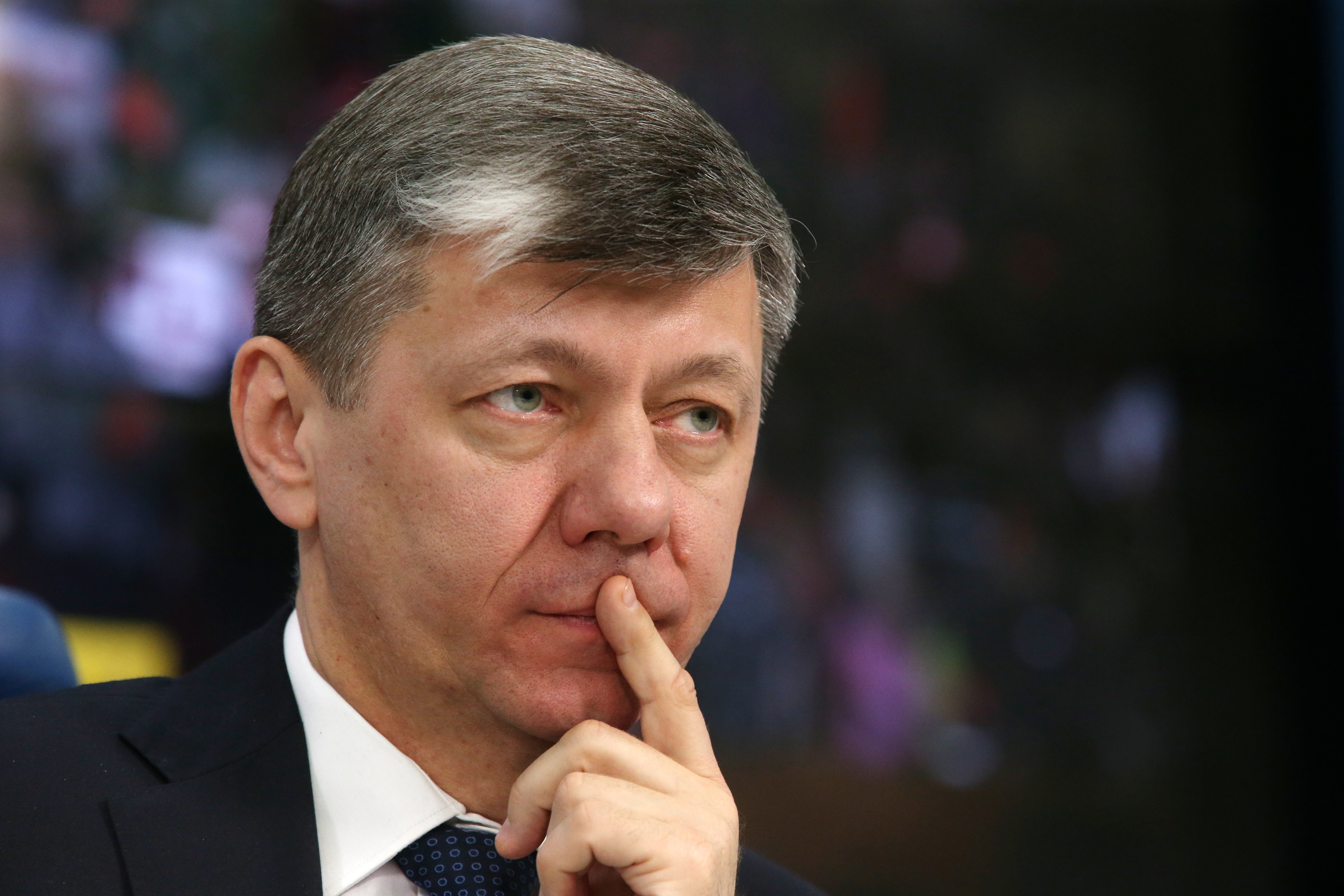 Дмитрий Новиков напомнил, что Украина входила в состав СССР, а значит, тоже обязана сохранять память о Победе