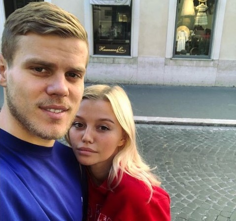 Возлюбленная Кокорина впервые показала лицо его сына