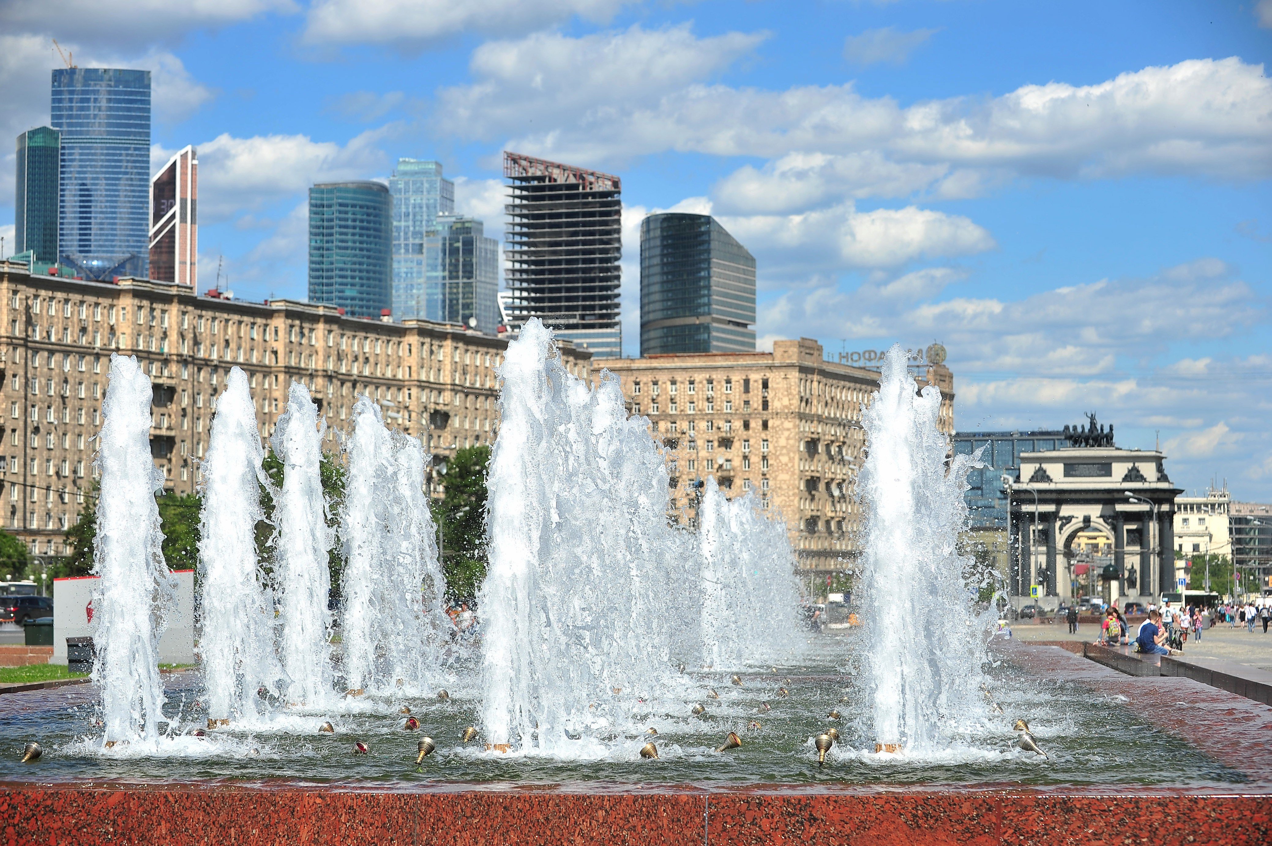 поклонная гора фонтаны в москве