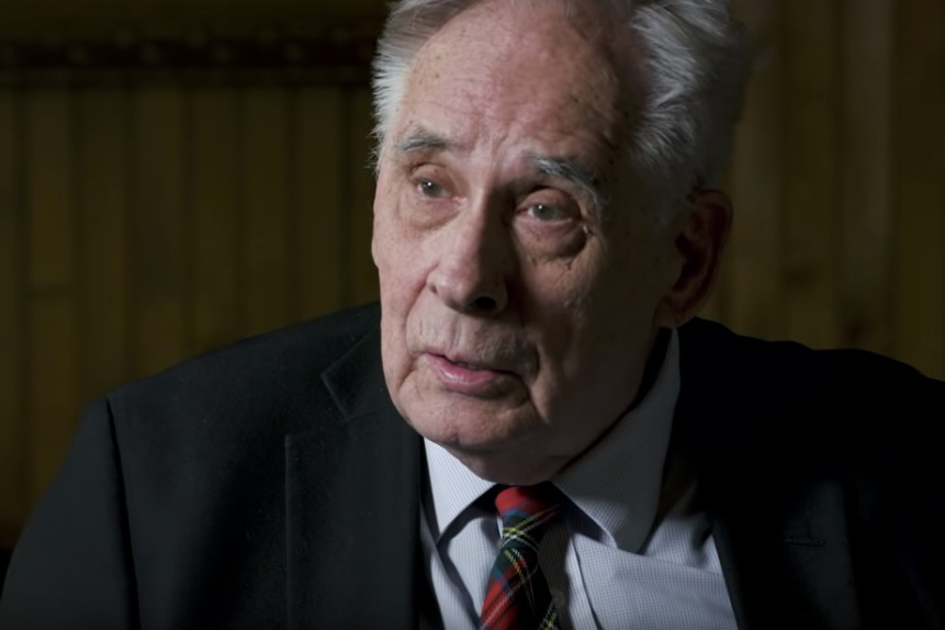 Дмитрий Львов подчеркнул, что при любой вирусной инфекции маска нужна тем, кто уже заболел, чтобы свести к минимуму риск заражения окружающих