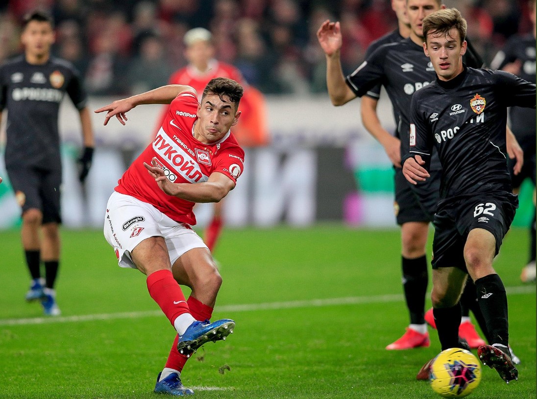 Футболисты «Спартака» и ЦСКА устроили потасовку в матче Кубка России