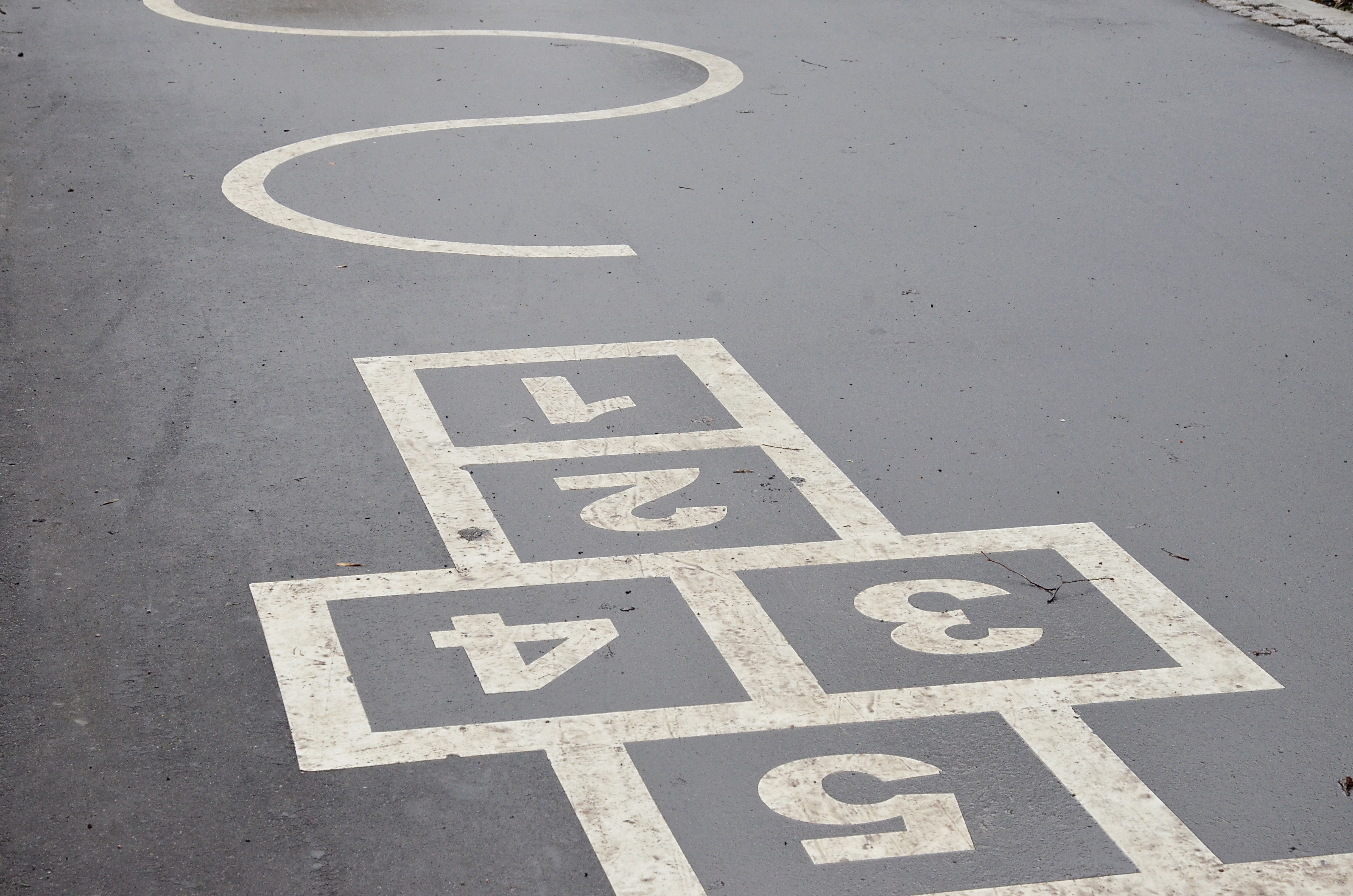 Все парки и детские площадки закрыли в Подмосковье