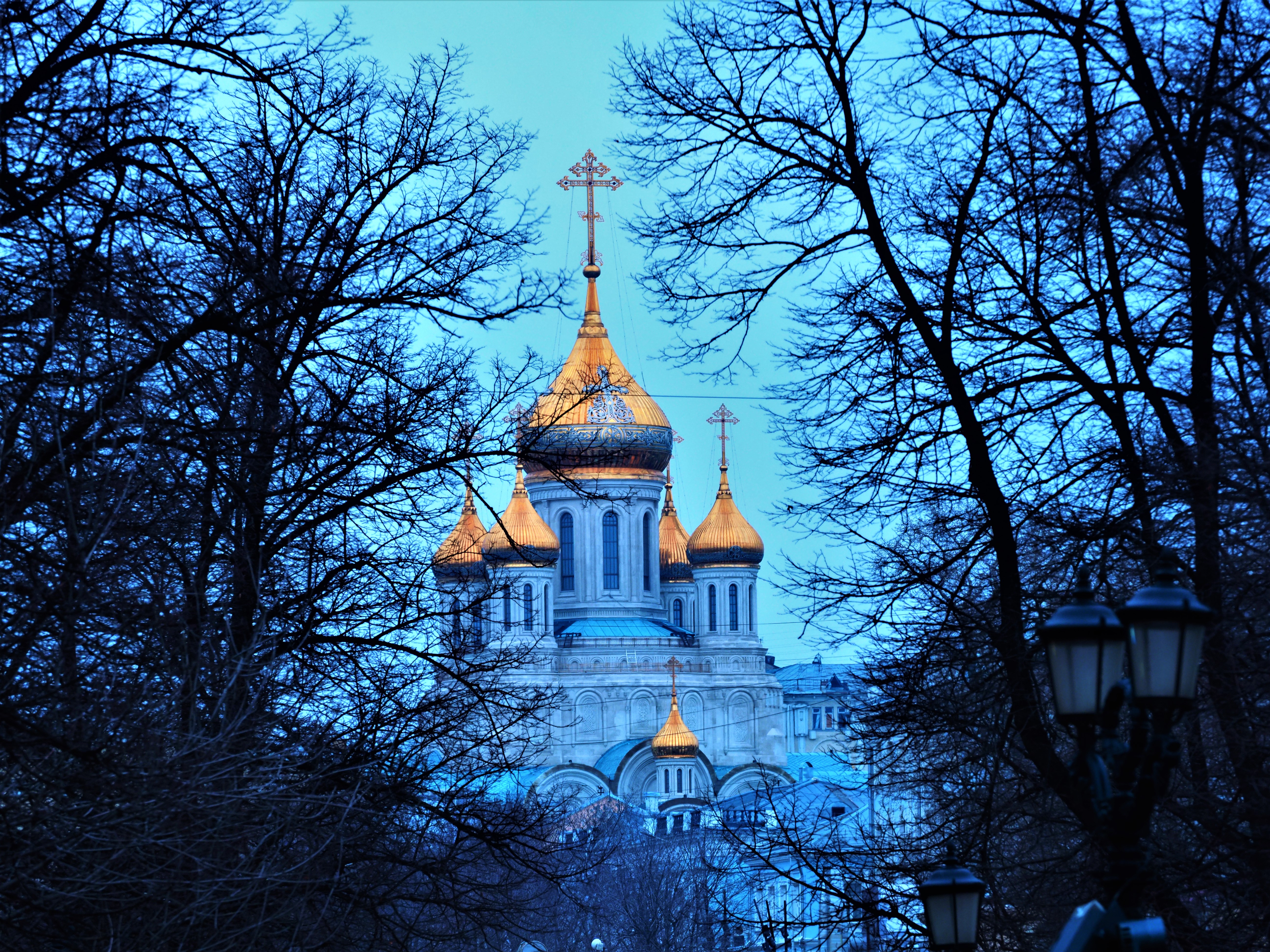 «Покаяться можно и по скайпу»: священник объяснил, как совершать религиозные обряды в самоизоляции