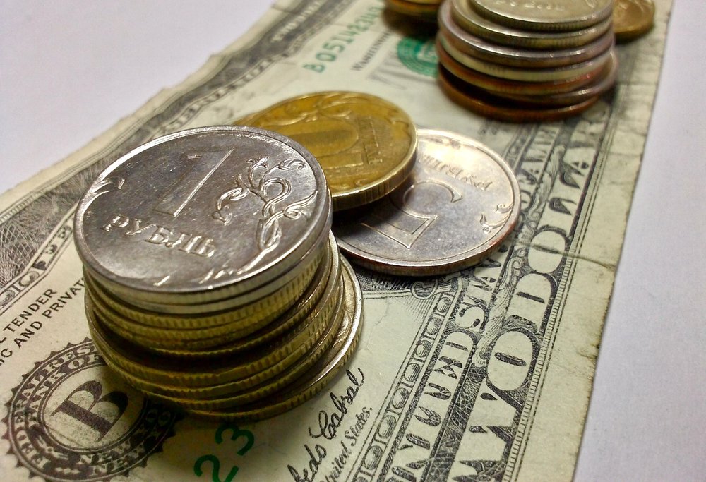 Финансовые аналитики рассказали, когда курс доллара упадет до 62 рублей