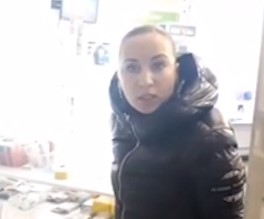 Учинив погром, женщина покинула аптеку, продолжая сыпать бранью и угрожая судом