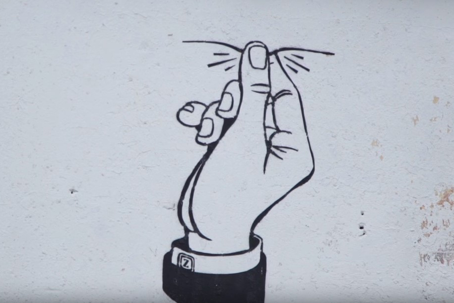 Граффити уличного художника Zoom на стене дома по улице Щипок: того самого, в котором работал Сергей Есенин. Рисунок был закрашен в 2017 году 