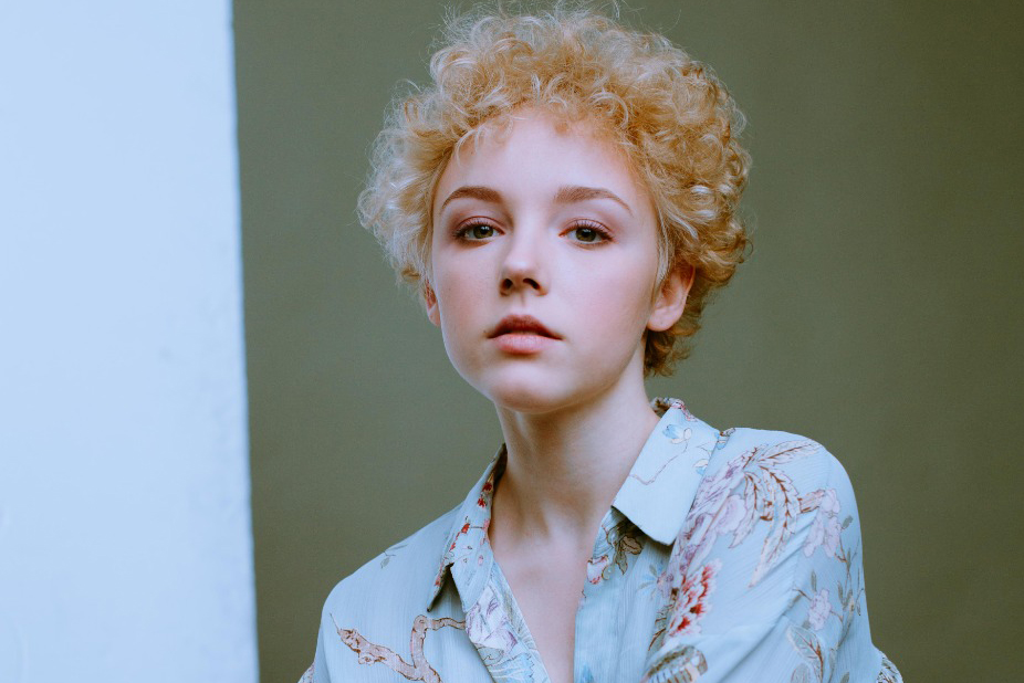 Анастасия Талызина призналась, что в процессе работы над ролью и на съемках тратится огромное количество энергии