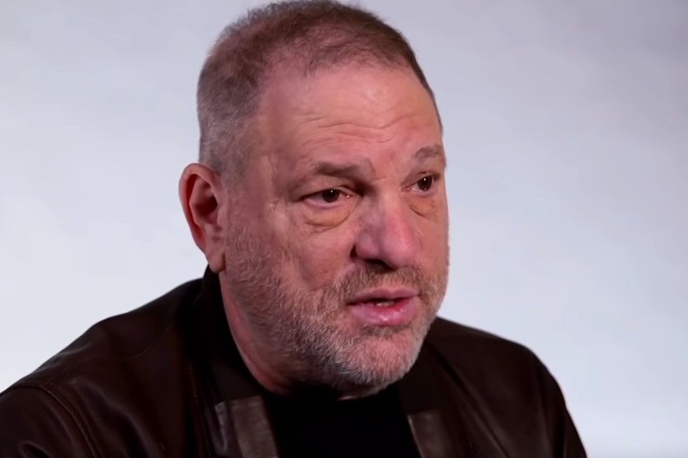 67-летнему продюсеру стало плохо во время пребывания в тюрьме на острове Райкерс в Нью-Йорке