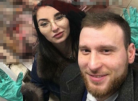 «Люди трепещут, он — повелитель тьмы»: психиатры рассказали, что стоит за селфи экс-полицейских в морге