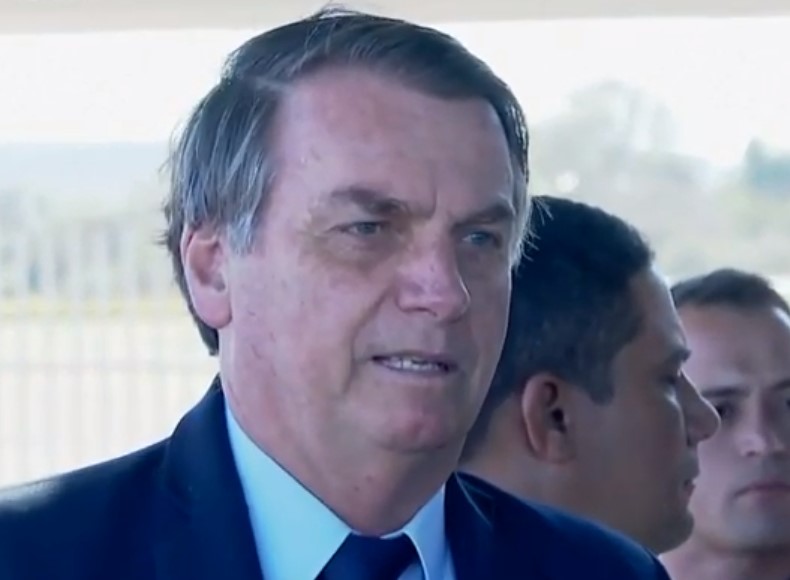 Президент Бразилии пригрозил покинуть ВОЗ