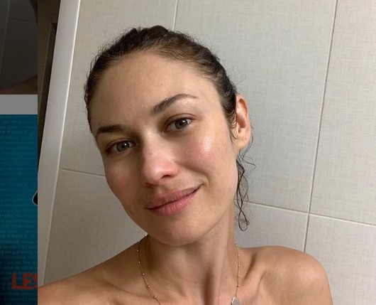 По словам актрисы, вирус попал в ее организм около недели назад