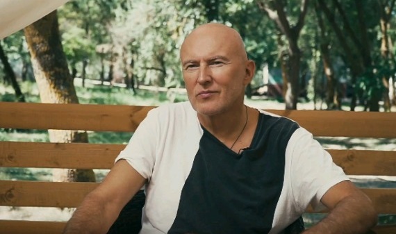 Любимыми поэтами Игорь Матвиенко назвал Бродского и Цветаеву, также он любит читать стихи современных авторов