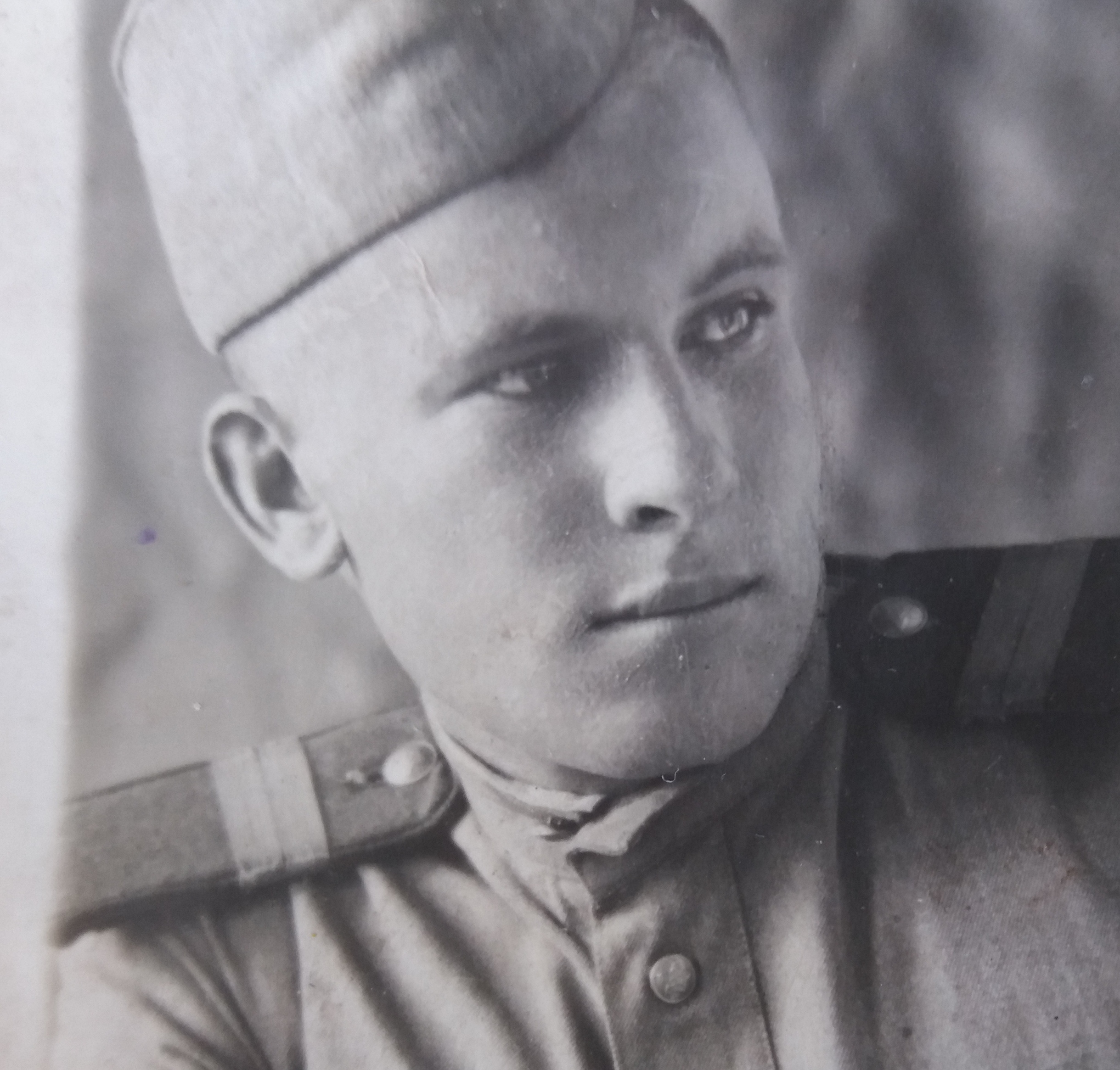 Защитник в годы мирные, в дни военные