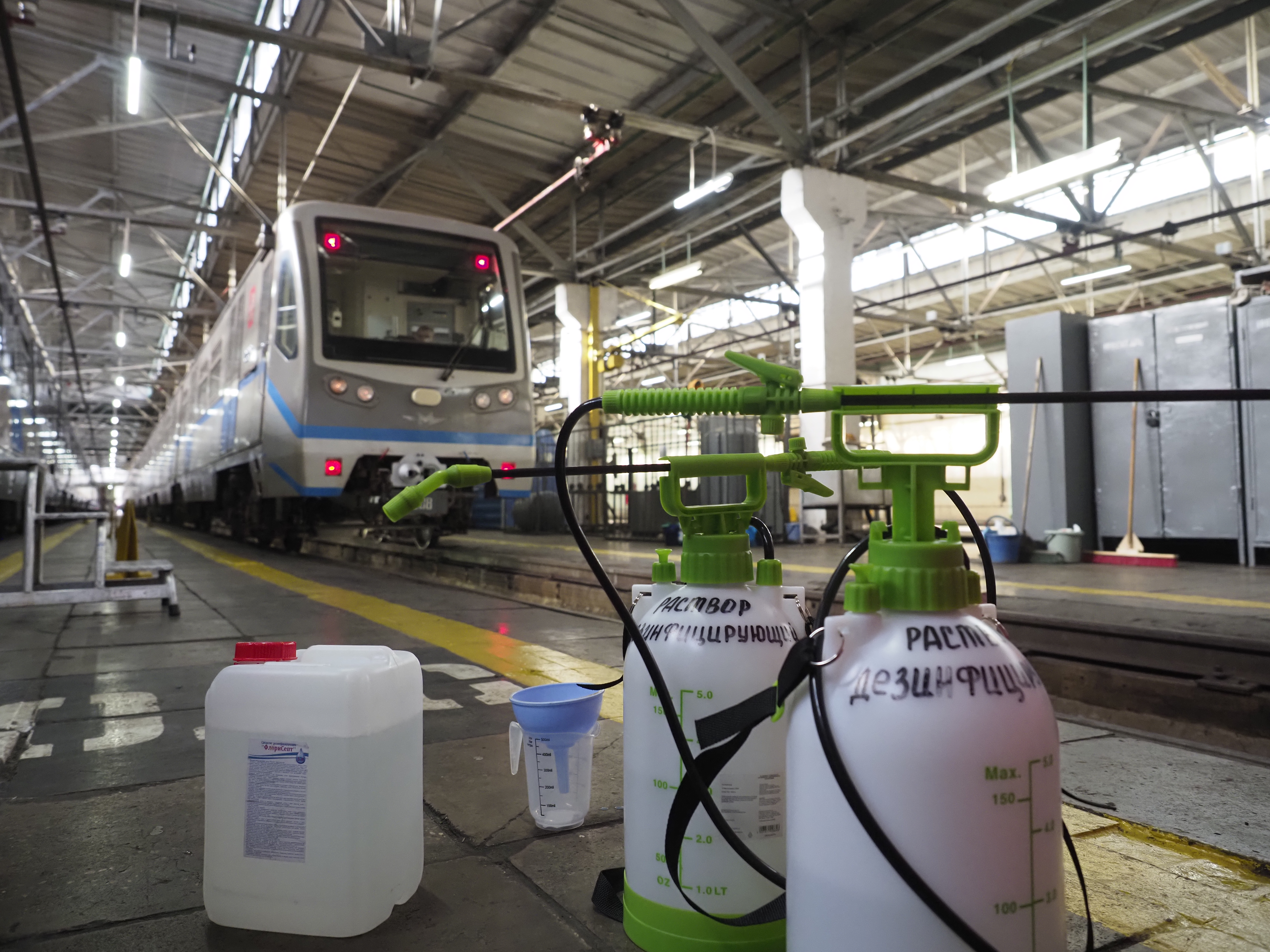 Платформы станций столичного метро промывают дважды в сутки