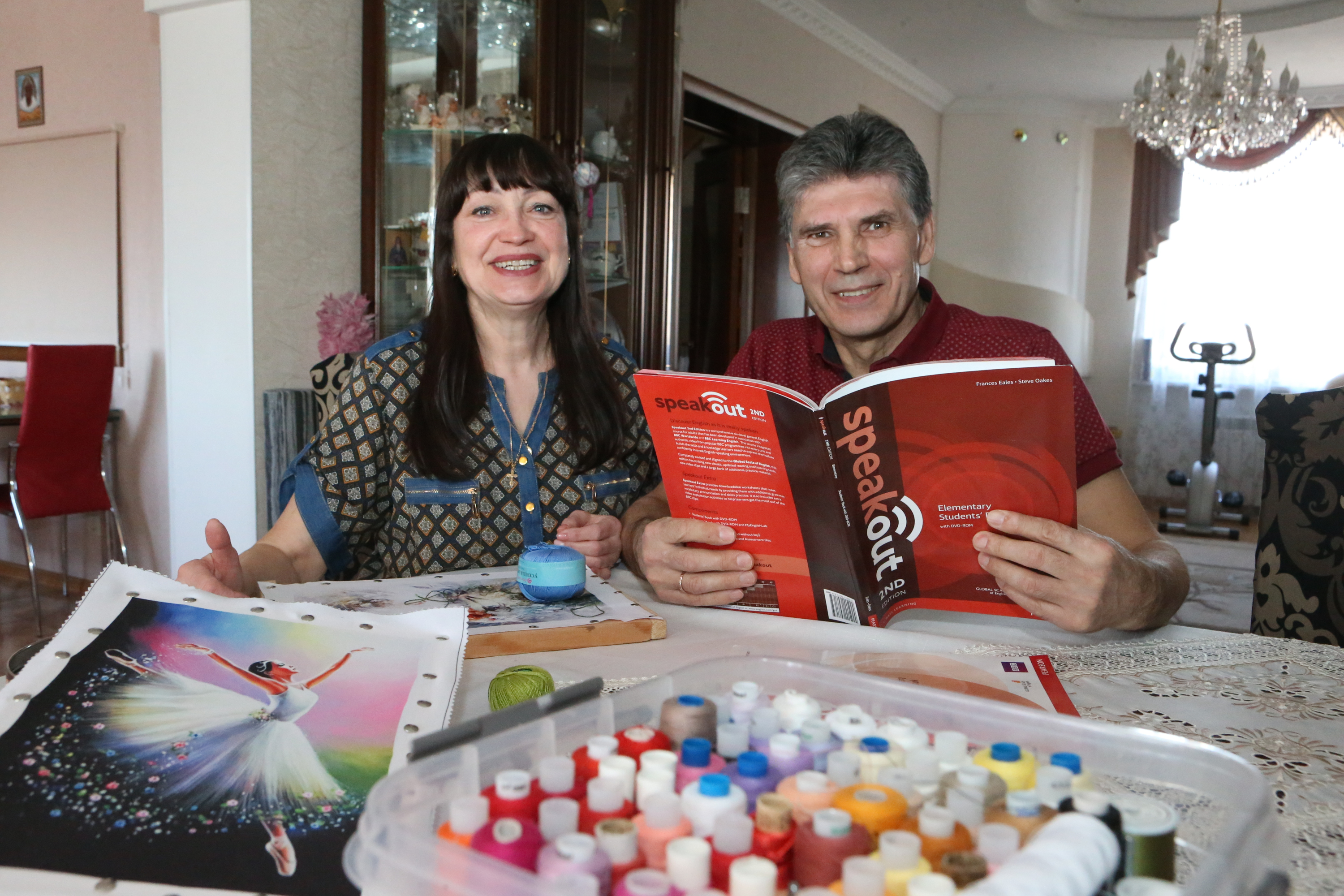 «Бесы», мотоблок «Нева» и Чайковский: праздничные онлайн-активности для москвичей старшего поколения