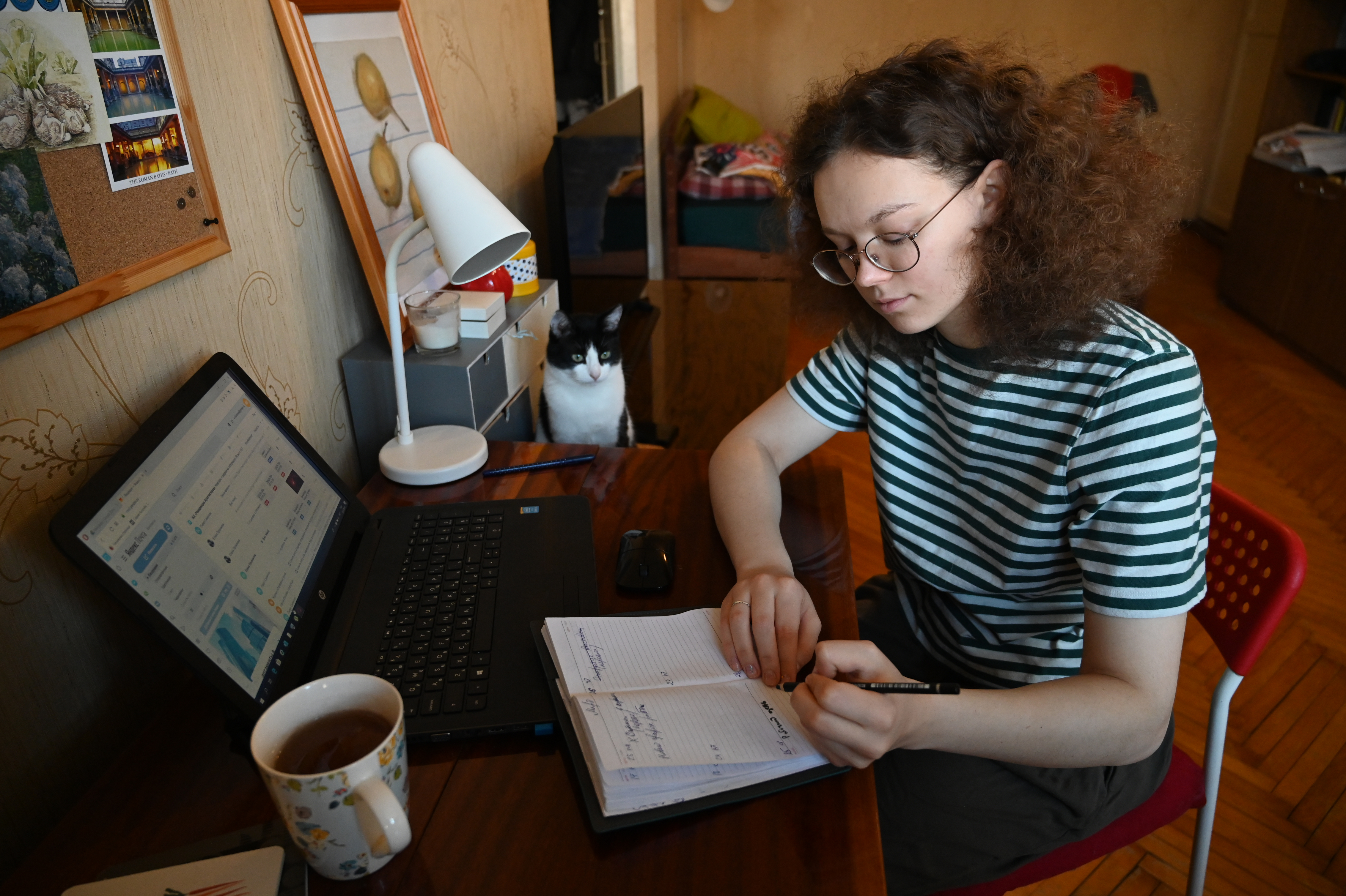 Филолог посоветовала москвичам вести дневники-хроники во время самоизоляции