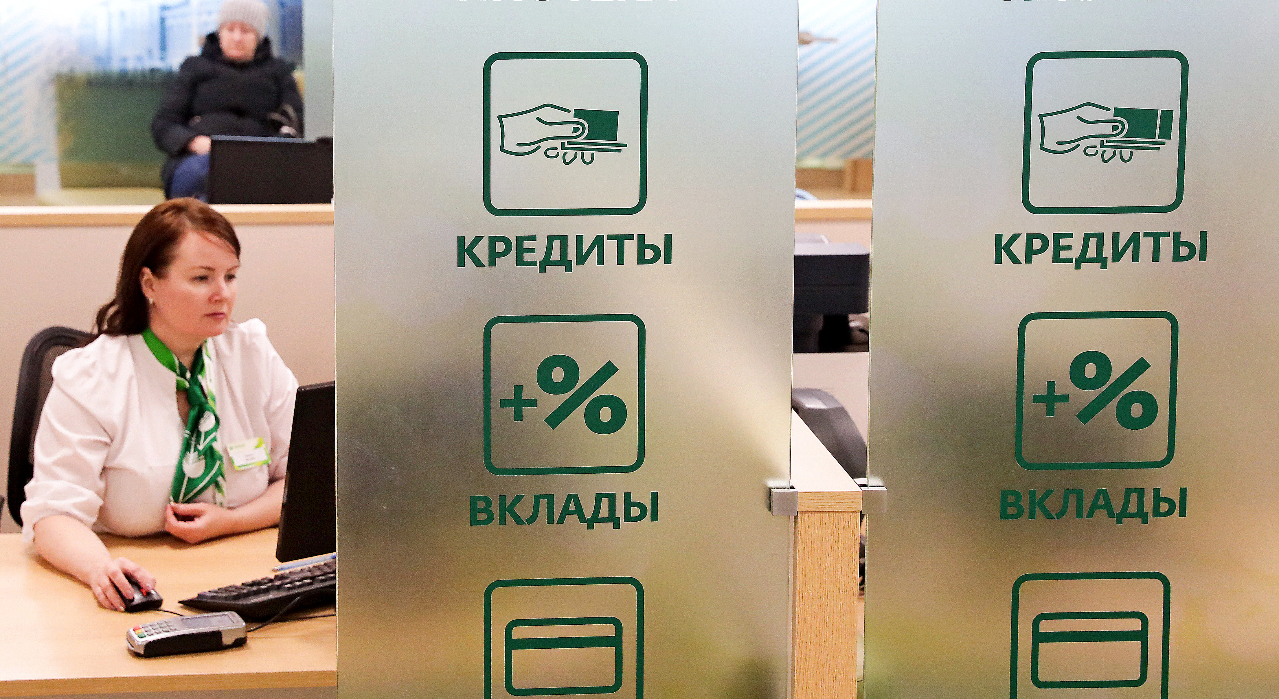 В конце минувшего года банки и не предполагали, что уже весной им предстоит вводить полугодичные каникулы по кредитам для физических лиц, в случае если доходы последних резко снизились