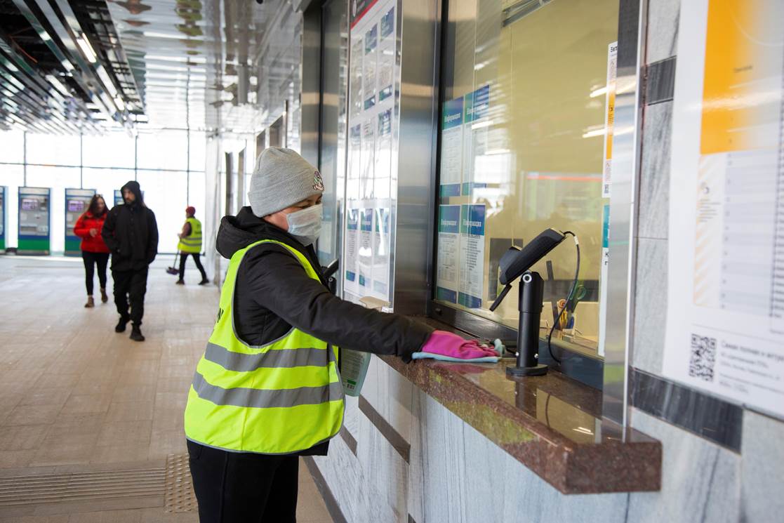 Кассовые окна на станциях МЦД начали дезинфицировать каждые два часа