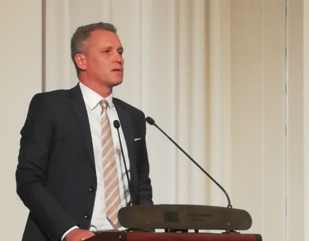 Депутат бундестага рассказал, как ЕС заставляет принимать беженцев в условиях пандемии