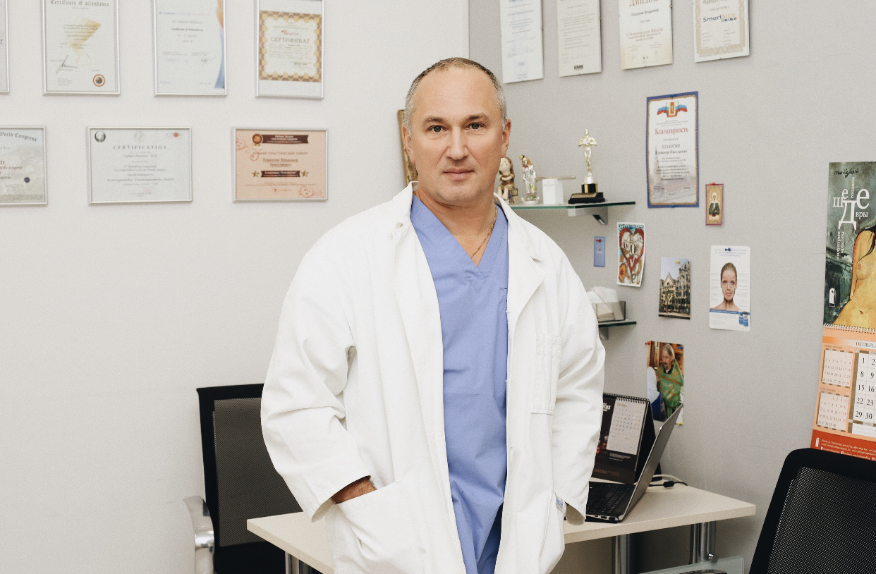 Хирург назвал упражнения, необходимые для поддержания формы в самоизоляции