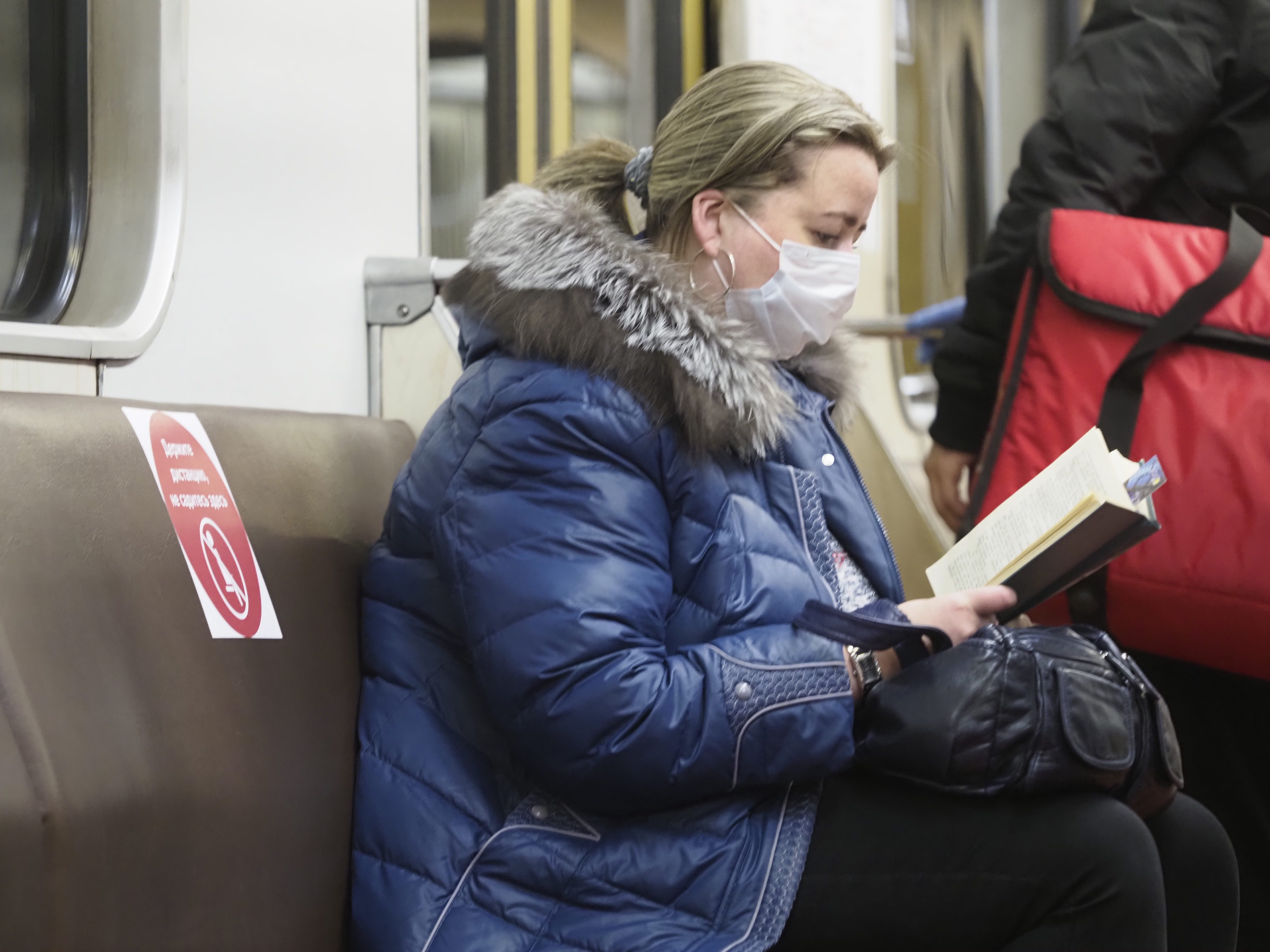 Зюганов заявил, что хорошее настроение укрепит дух россиян в борьбе с COVID-19