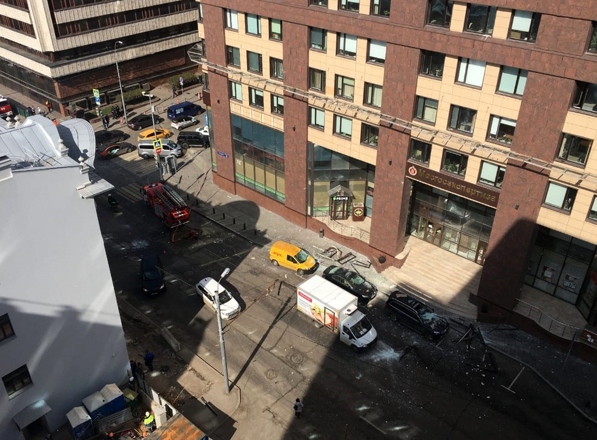 Хлопок произошел в бизнес-центре в Москве