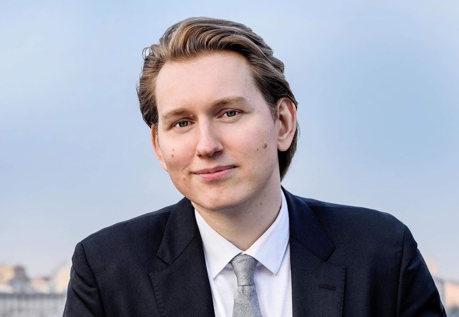 По мнению Богдана Волкова, сейчас, когда время остановилось, как никогда актуально задать себе серьезные вопросы, на которые нам всегда было некогда поискать ответы