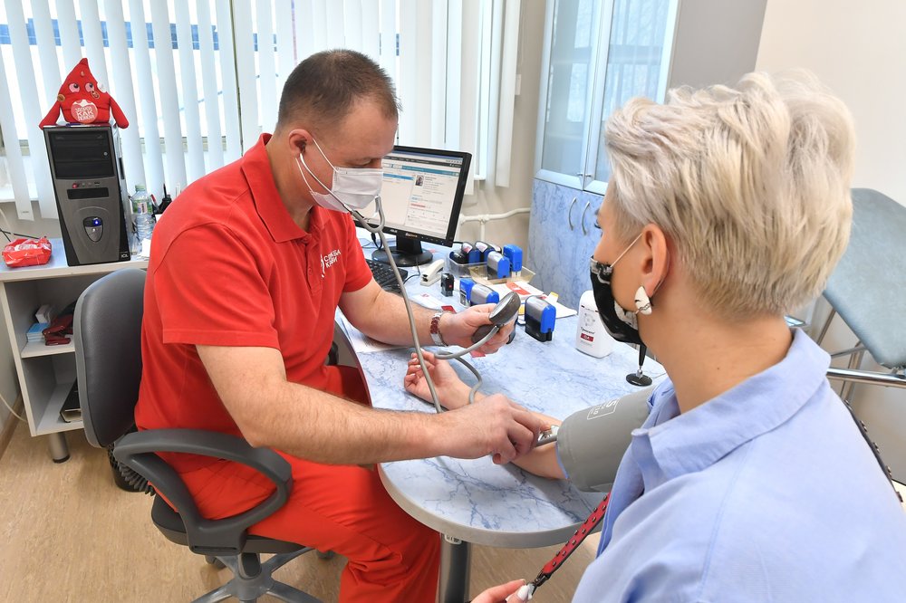 Сдача крови активистами «Молодежки ОНФ» в Центре крови ФБМА России