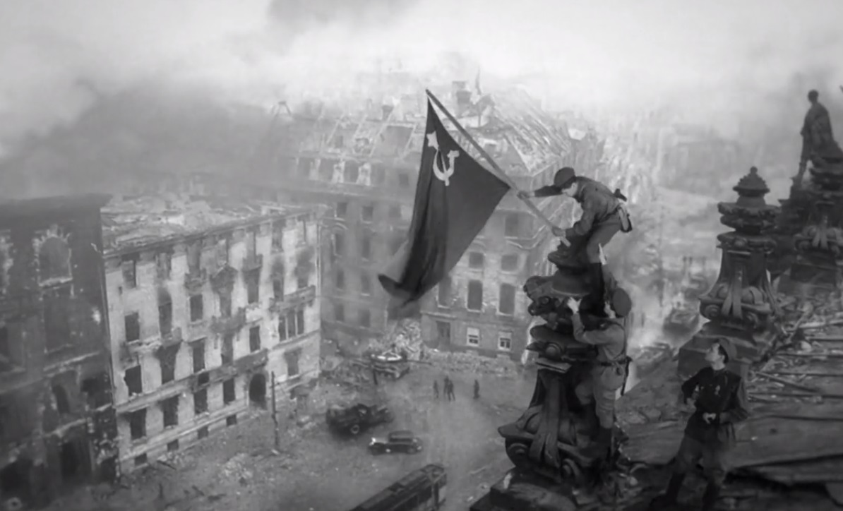 Момент водружения Знамени Победы над Рейхстагом воссоздали на видео