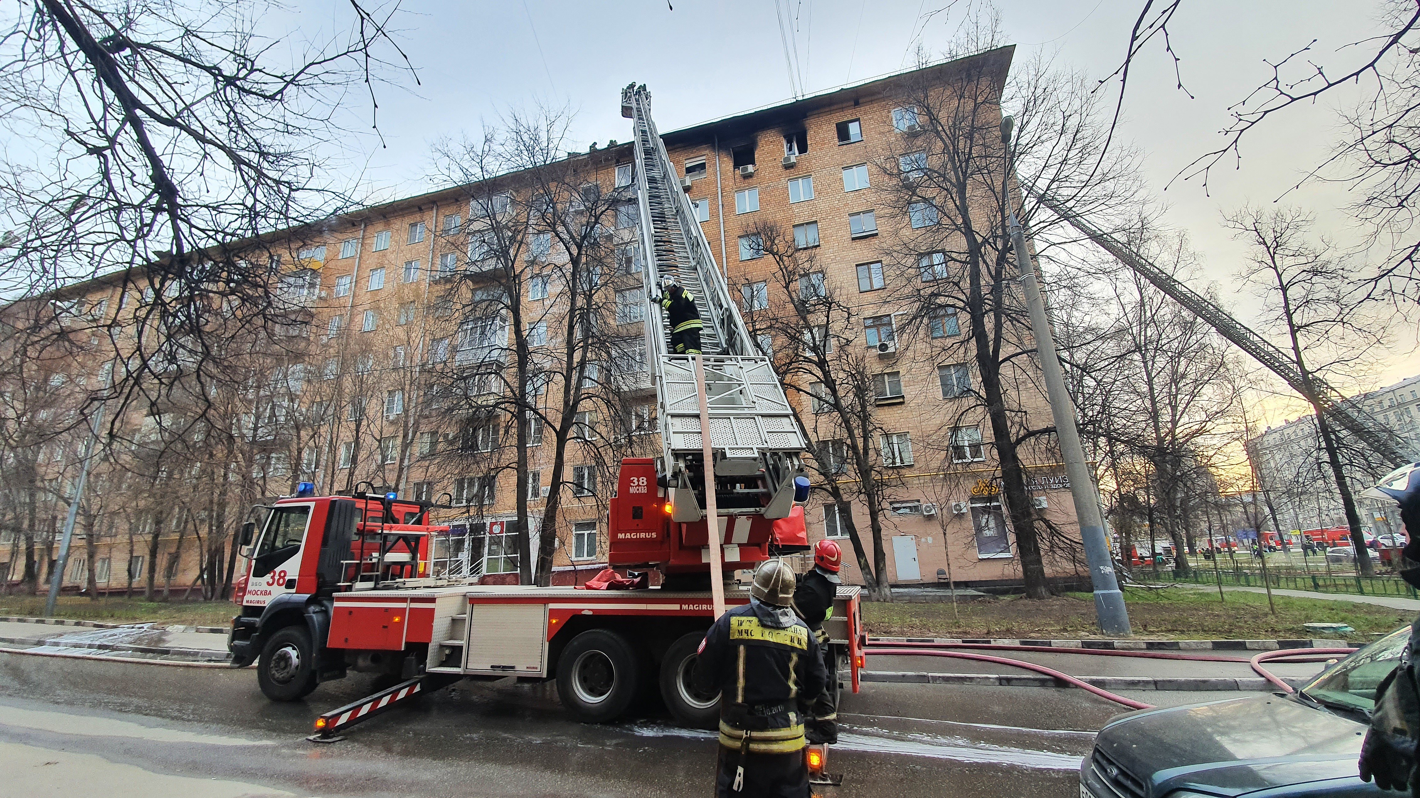 пожарные в москве