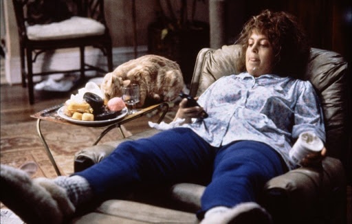 Иммунолог призвал ограничить употребление еды в период самоизоляции