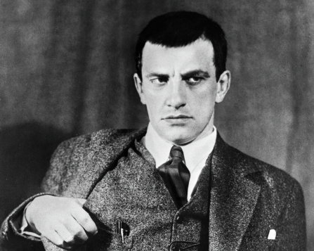 Владимир Маяковский в Москве за год до трагической гибели