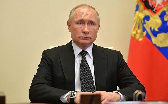 Путин рекомендовал распространять репринт газеты «Правда» от 10 мая 1945 года